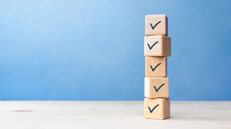 Top 7 Must-Have LMS Features For 2025: A Guide For L&D Leaders
